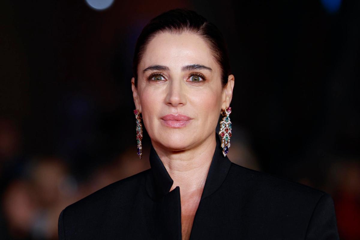 Luisa Ranieri in posta