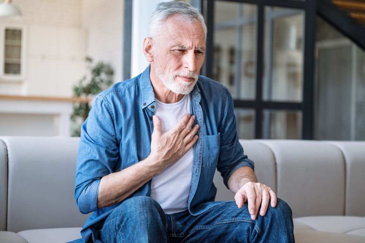 Uomo anziano sintomi malessere